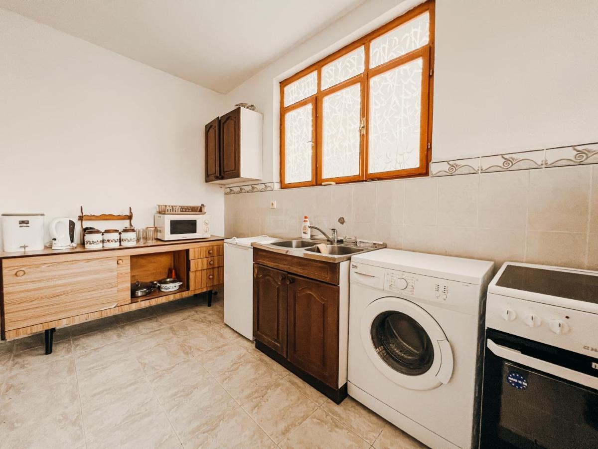 Vladivostok Apartments Tivat Exterior foto